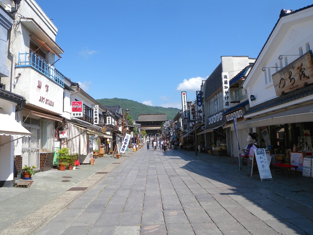 実際に数えてみれば、現在は6479枚