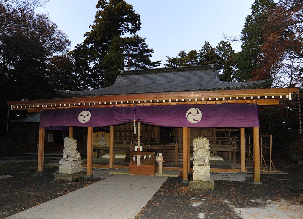 佐藤さんのルーツのひとつ、唐澤山神社