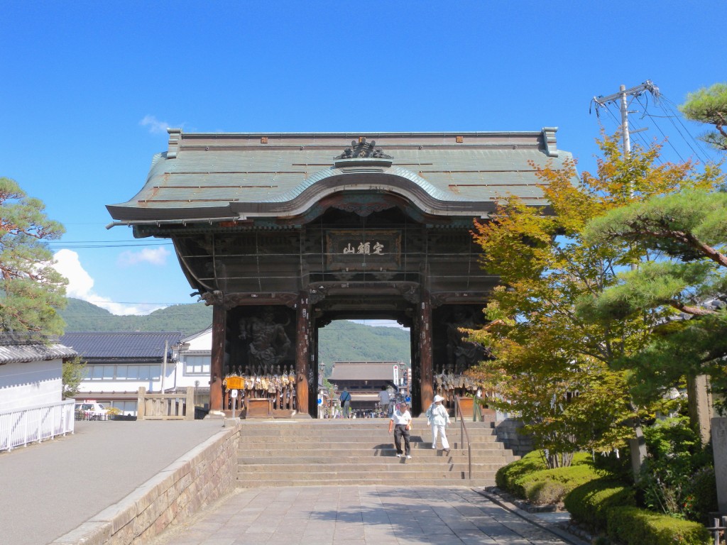 善光寺仁王門は大正7年の再建