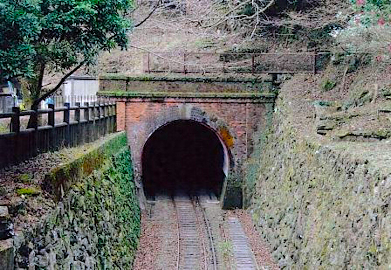 旧別子鉱山鉄道端出場隧道（中尾トンネル）