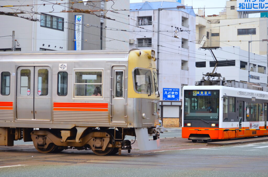 伊予鉄道大手町駅・大手町駅前停留場（ダイヤモンドクロス）