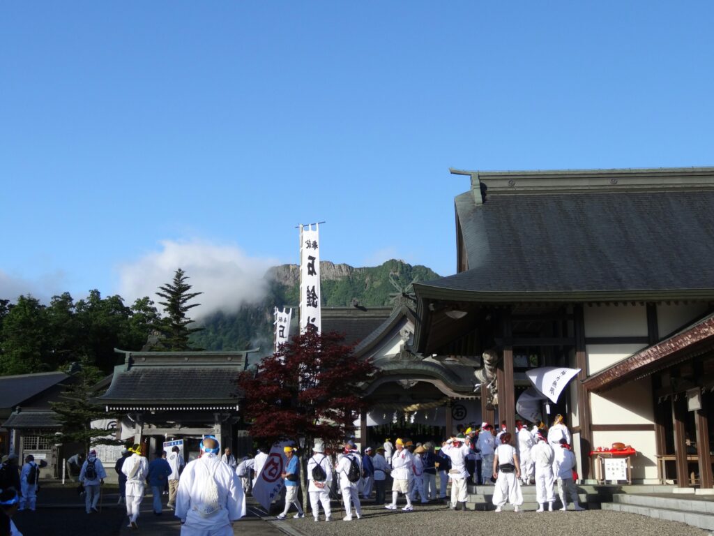 石鎚神社・成就社（中宮）