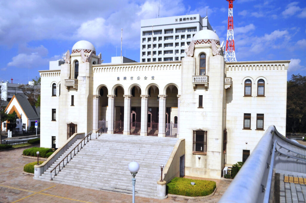 豊橋市公会堂