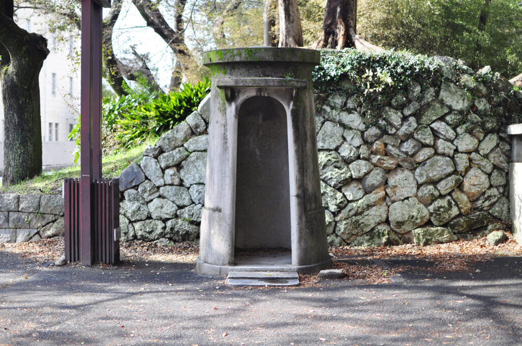 歩兵第十八聯隊正門・哨舎跡（豊橋公園正門）