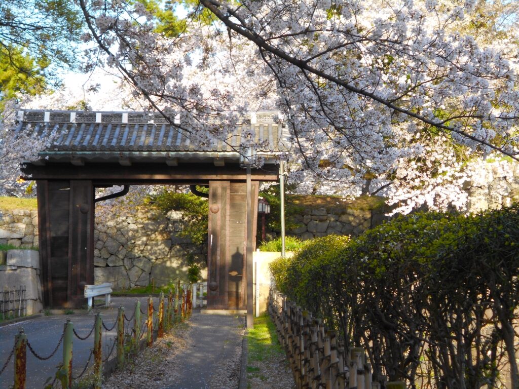 名古屋城・二之丸大手二之門