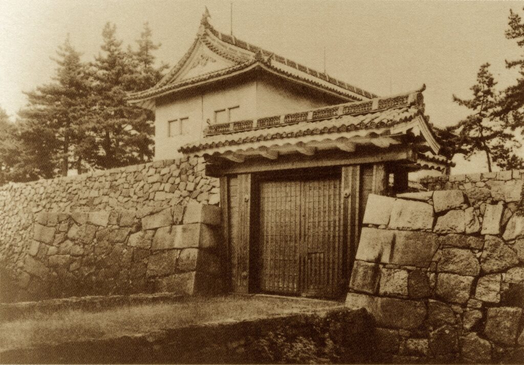 本丸東二之門