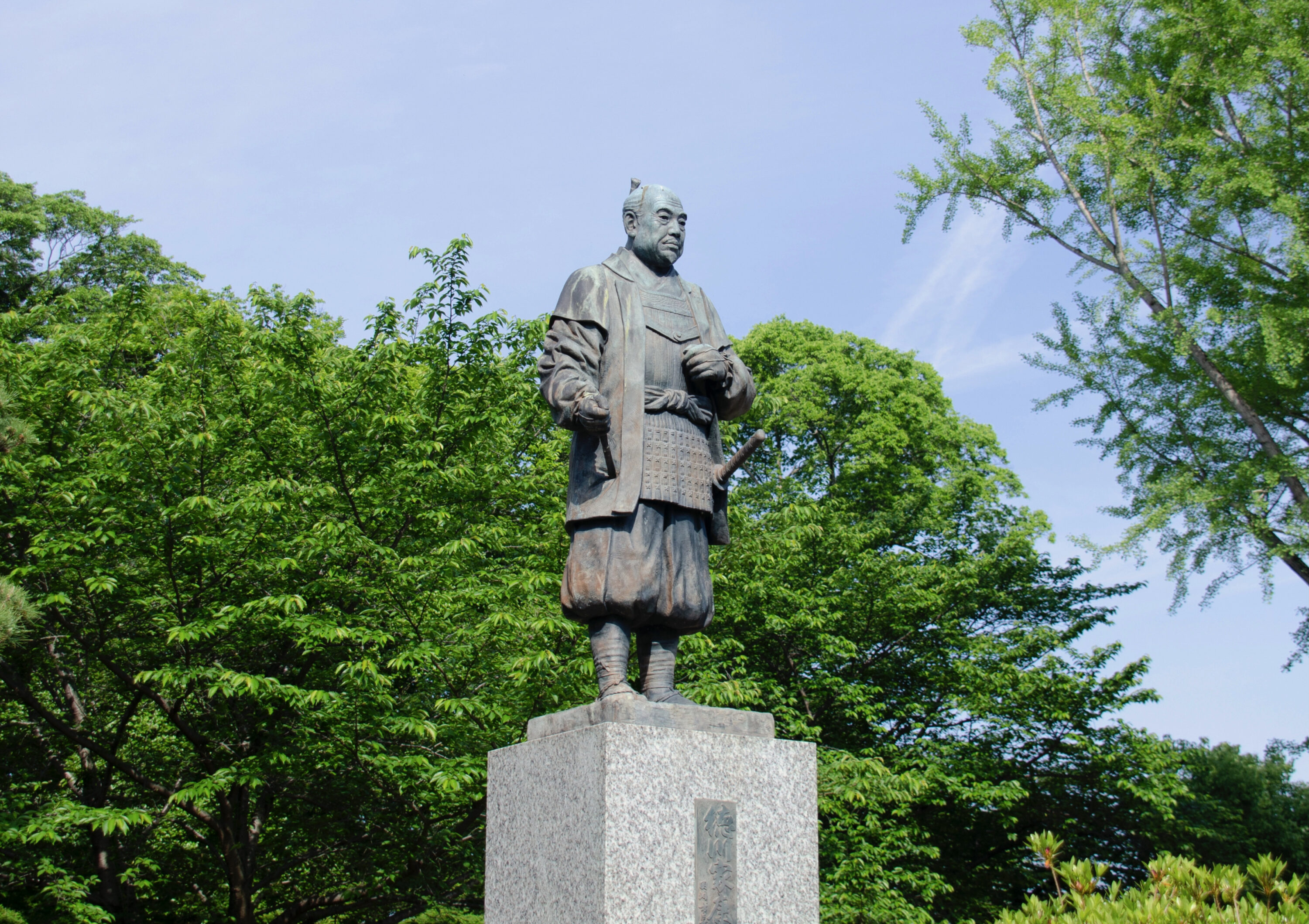 徳川家康公像（岡崎公園）