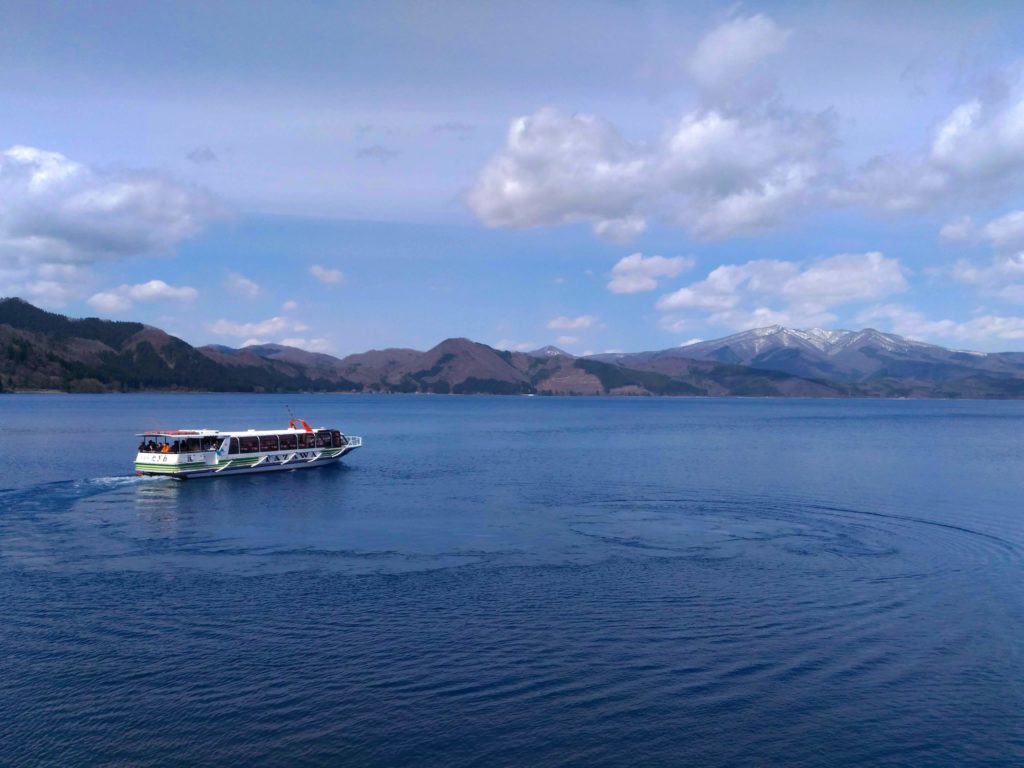 田沢湖遊覧船