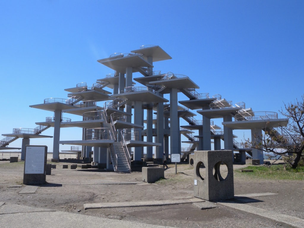 富津岬先端の「明治百年記念展望塔」
