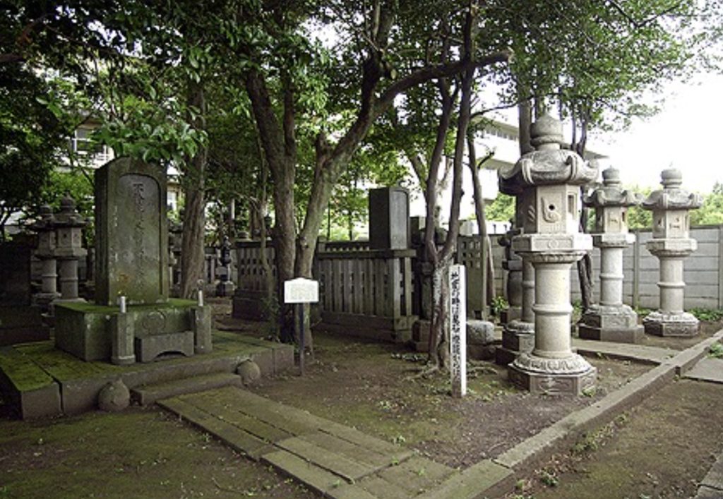 甚大寺（堀田家墓所）