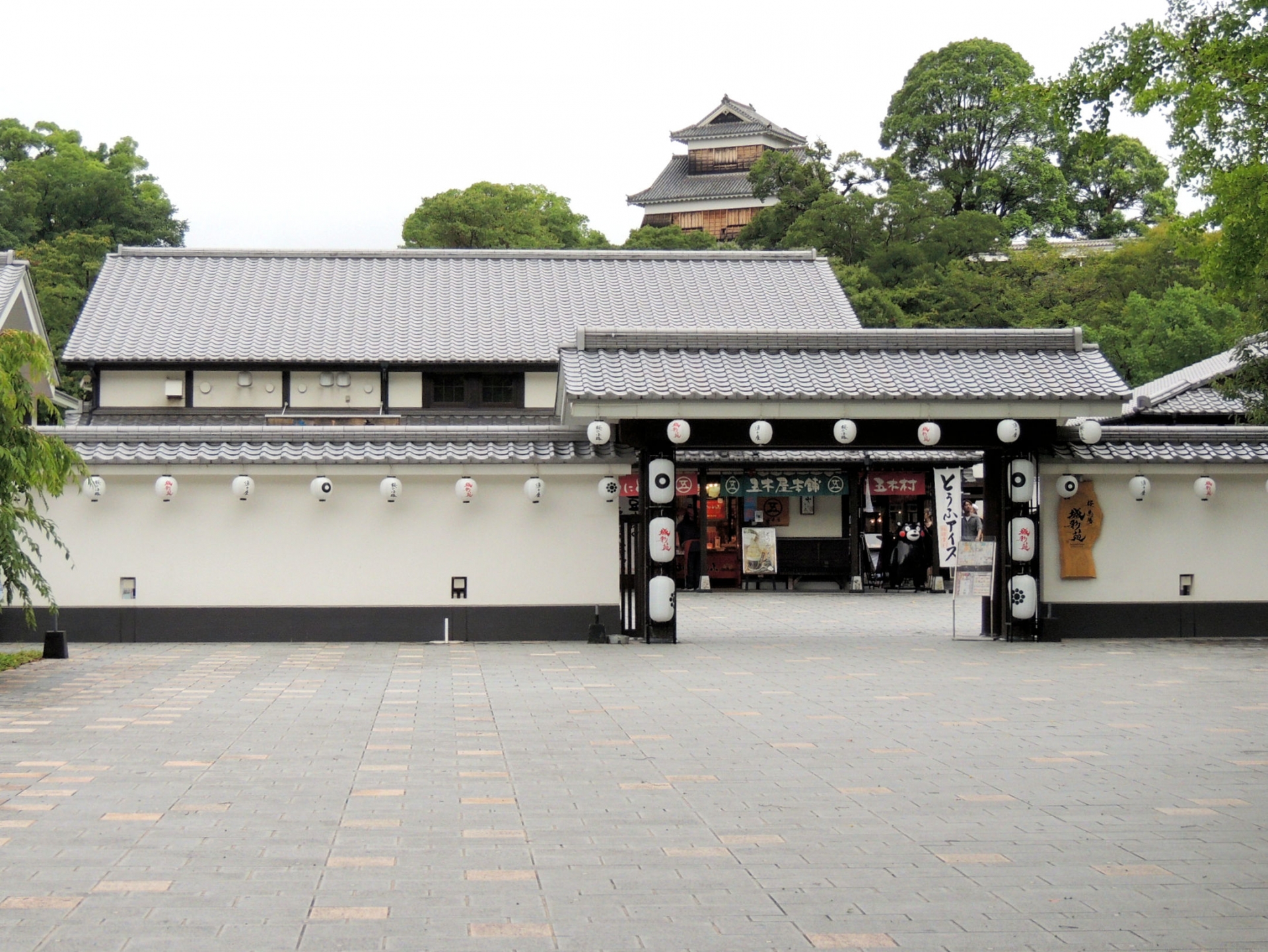 「桜の馬場城彩苑」