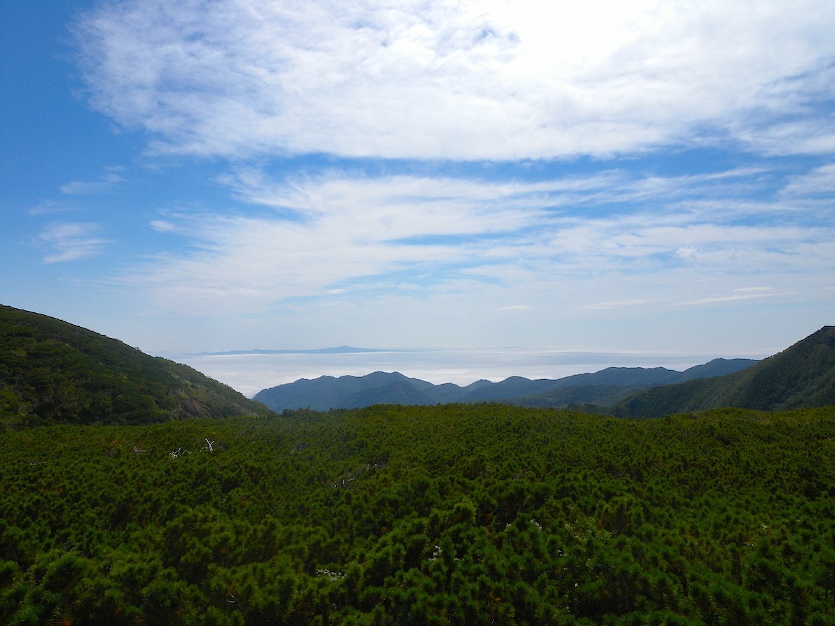 知床峠・国後島を眺望
