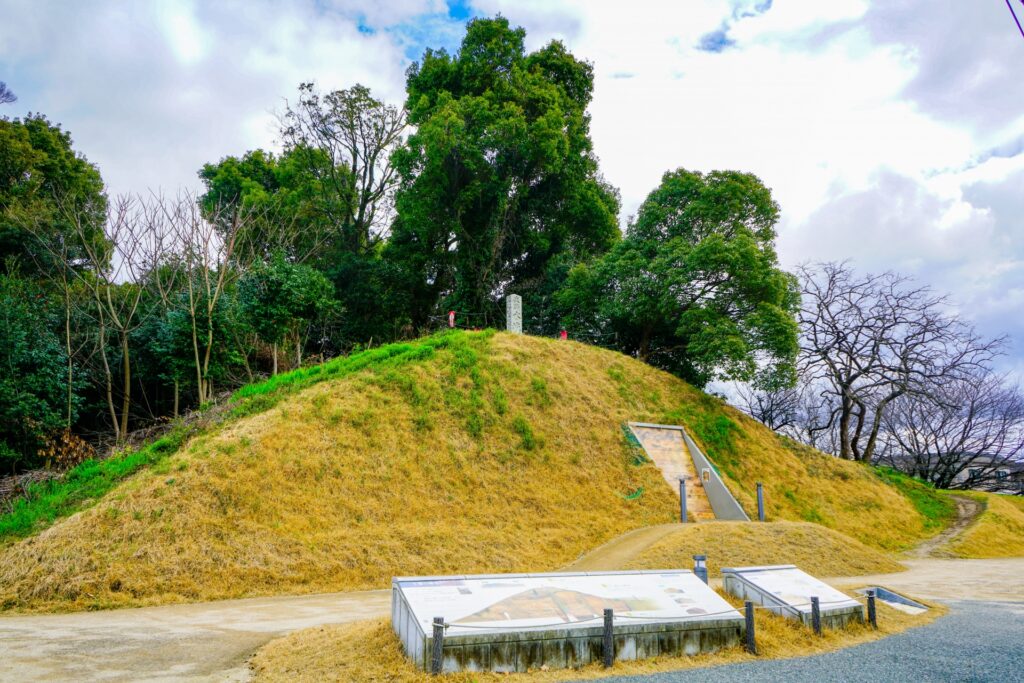乙木・佐保庄遺跡 奄美大島の瀬戸内町にある「西古見砲台跡」。 大島海峡を