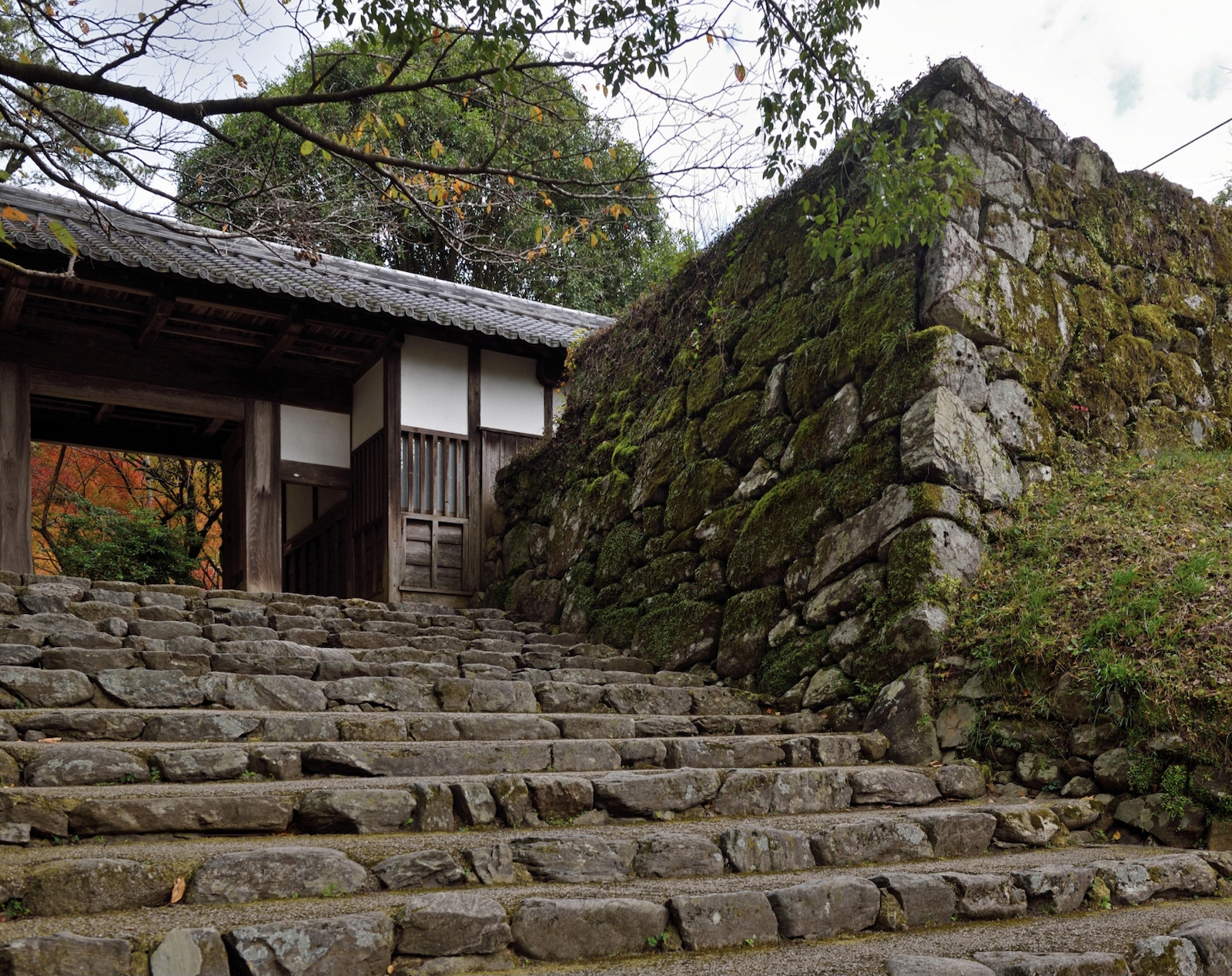 秋月城・長屋門