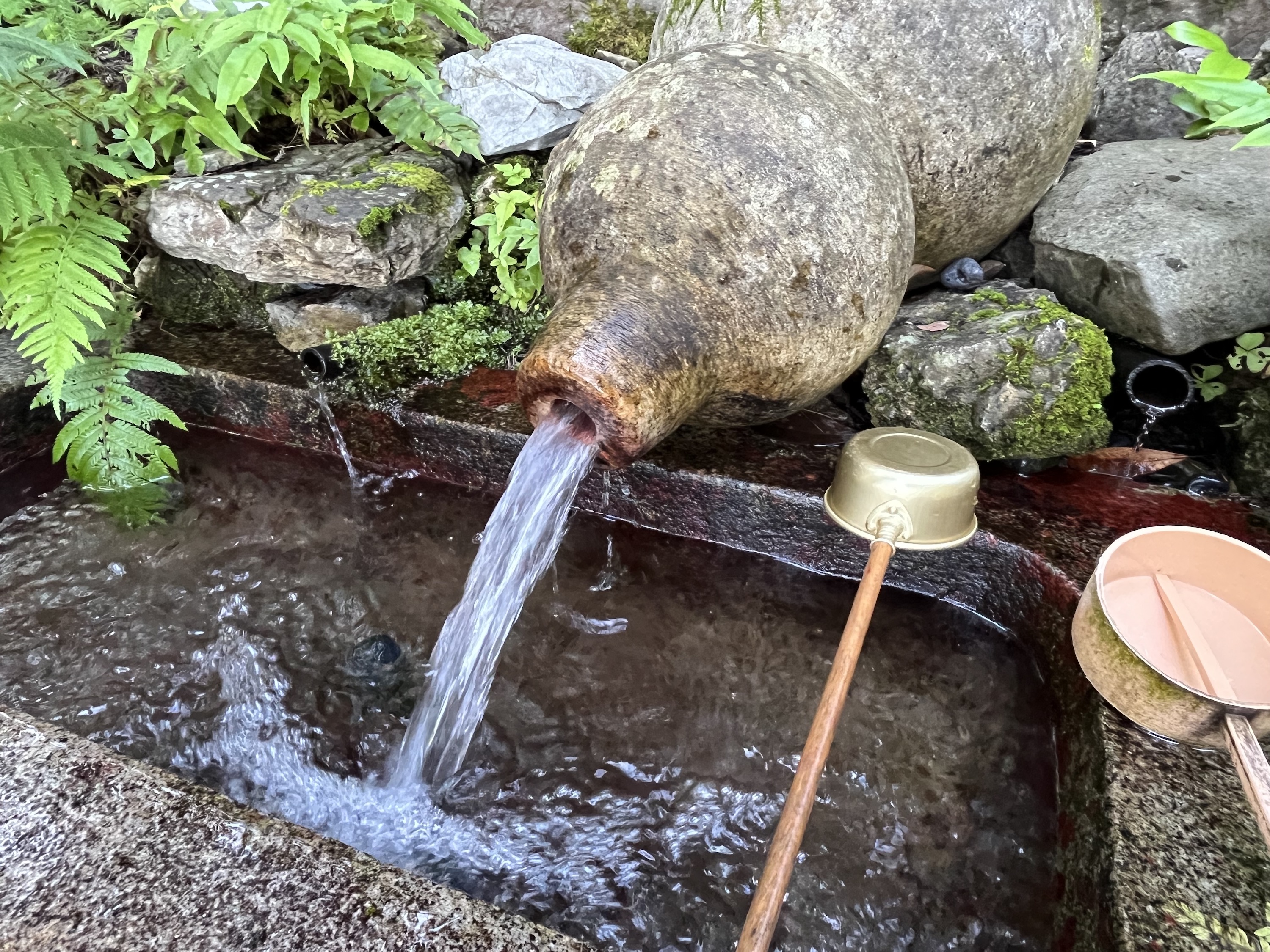 養老神社・菊水泉（名水百選）