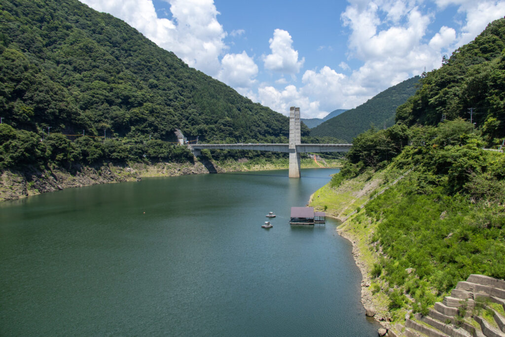 横山ダム（奥いび湖）