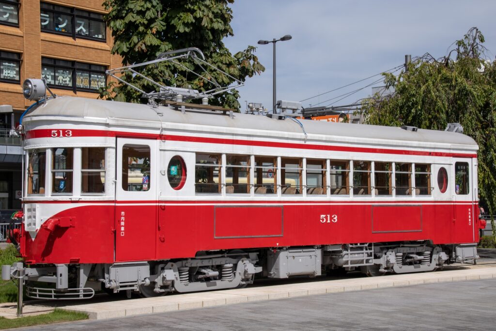 丸窓電車モ513（岐阜駅北口駅前広場）