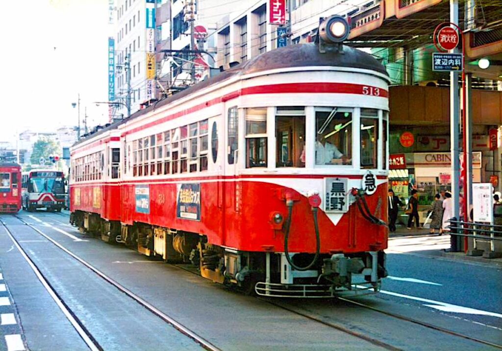 丸窓電車モ513（岐阜駅北口駅前広場）