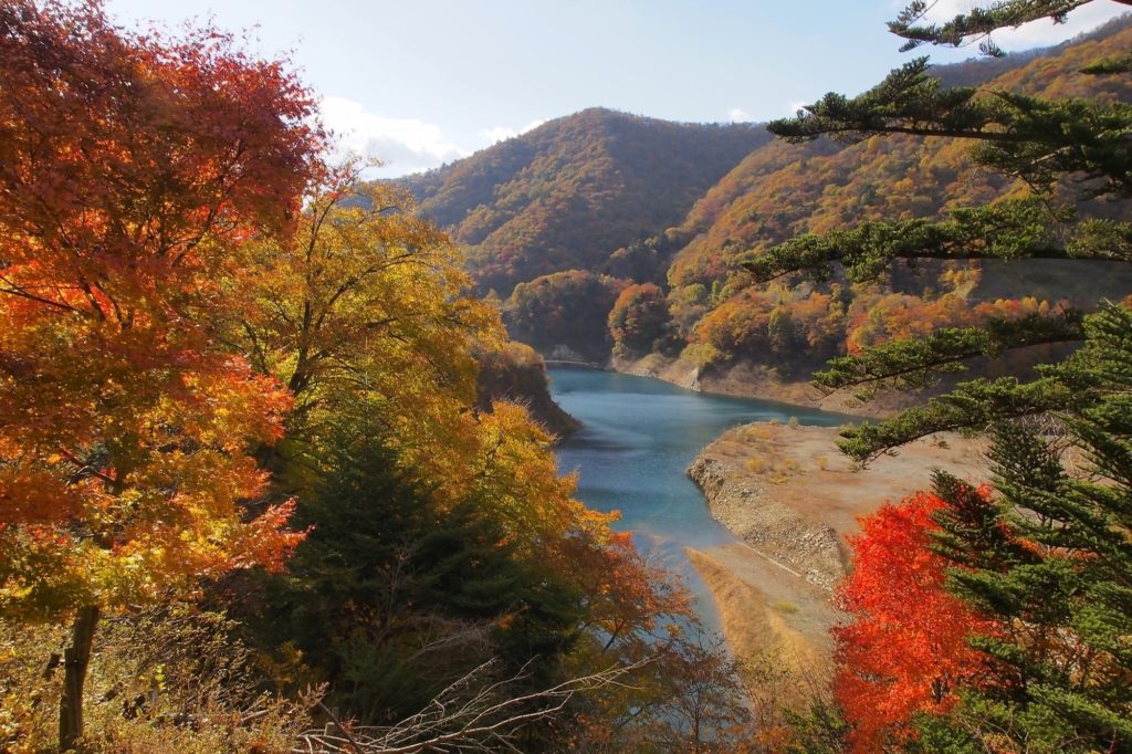 四万川ダム・奥四万湖