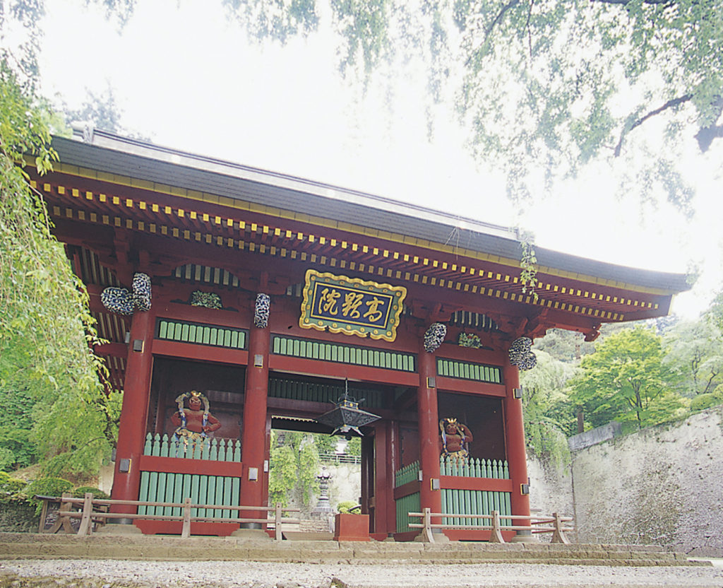 妙義神社総門（旧白雲山石塔寺仁王門）