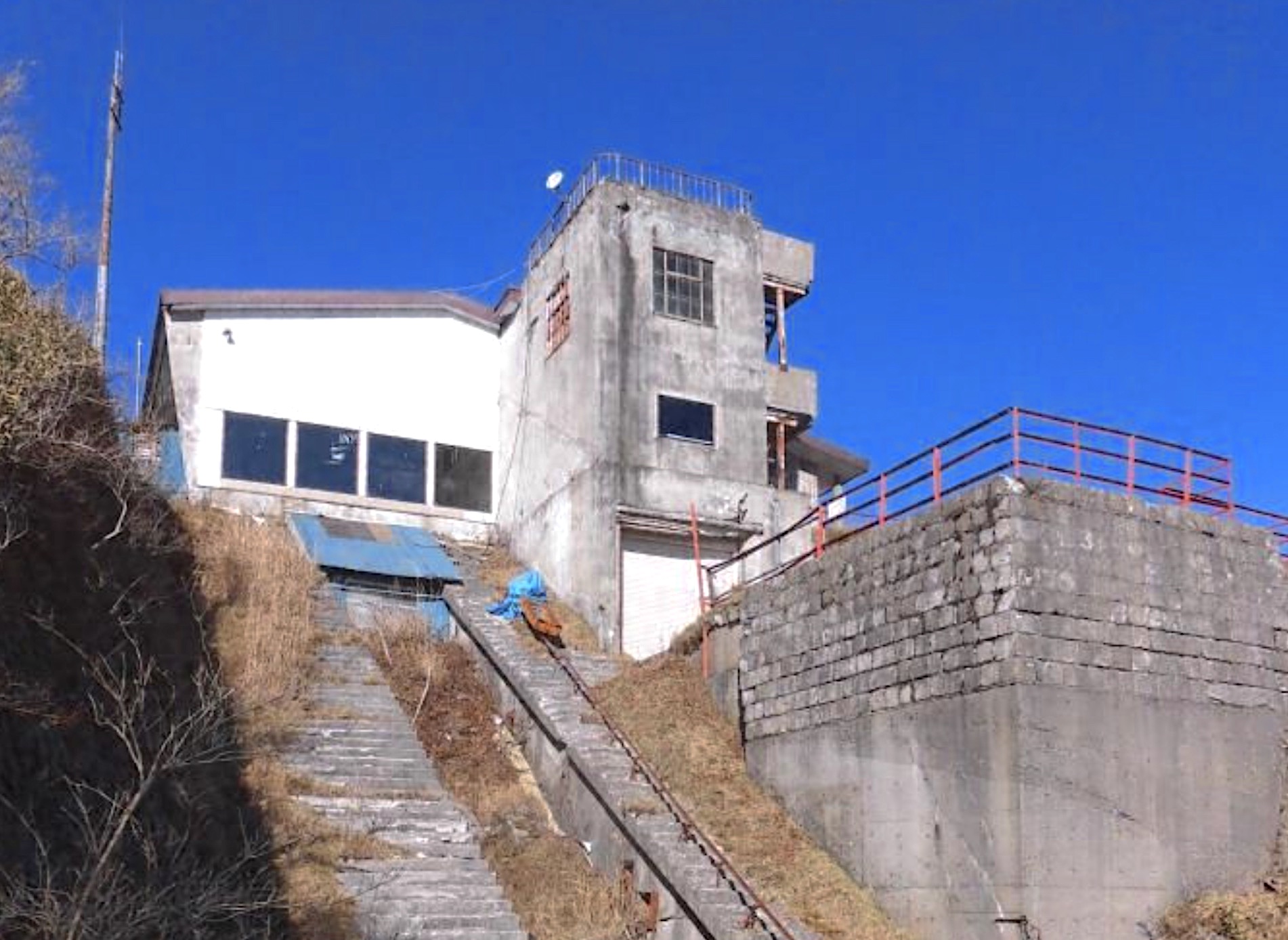 旧赤城山鋼索鉄道赤城山頂駅駅舎・プラットホーム