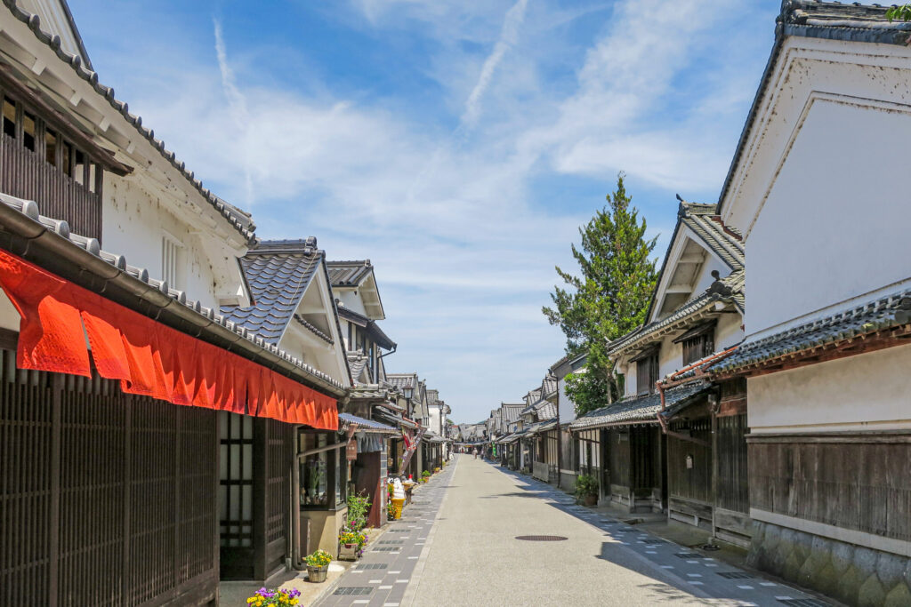 河原町妻入商家群