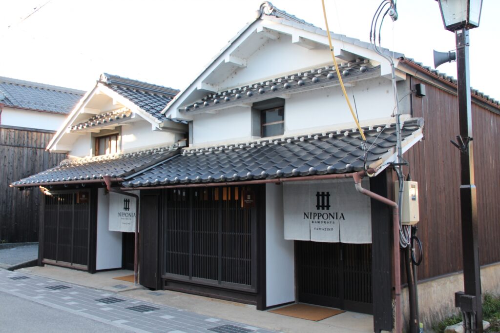 河原町妻入商家群