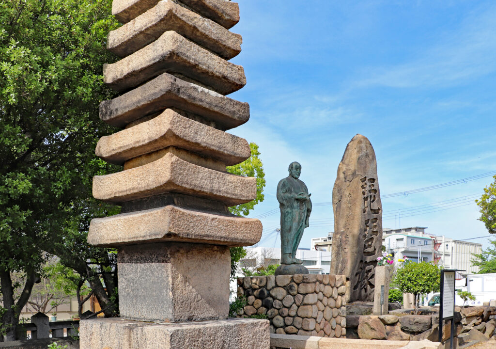 清盛塚・琵琶塚