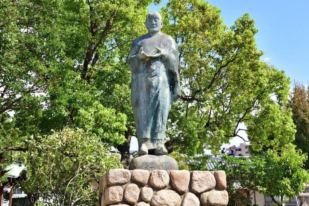 清盛塚・琵琶塚