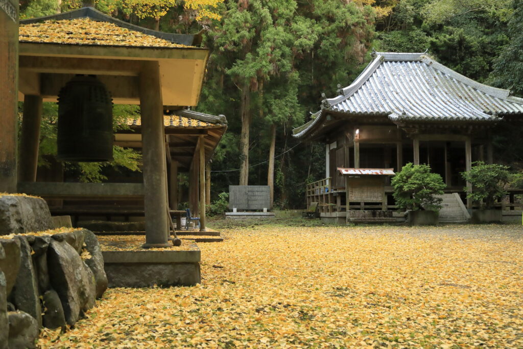 岩上神社・神籬石