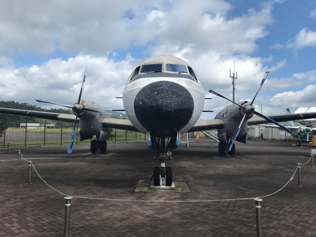 コウノトリ但馬空港・YS11