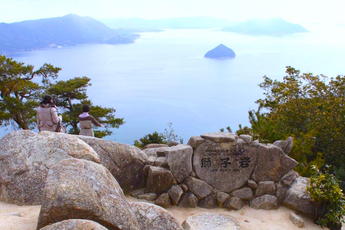 獅子岩