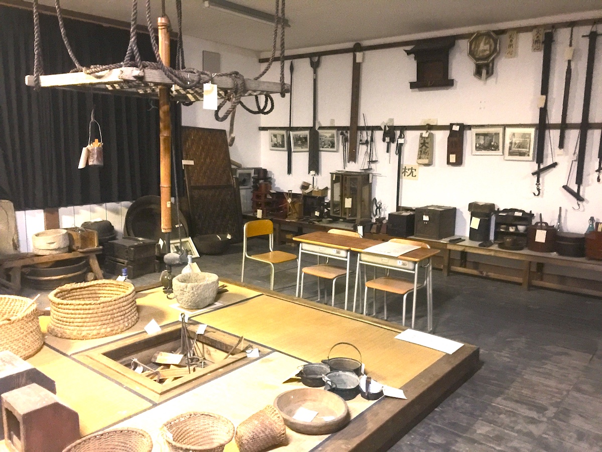 旧玉梨小学校民具資料館