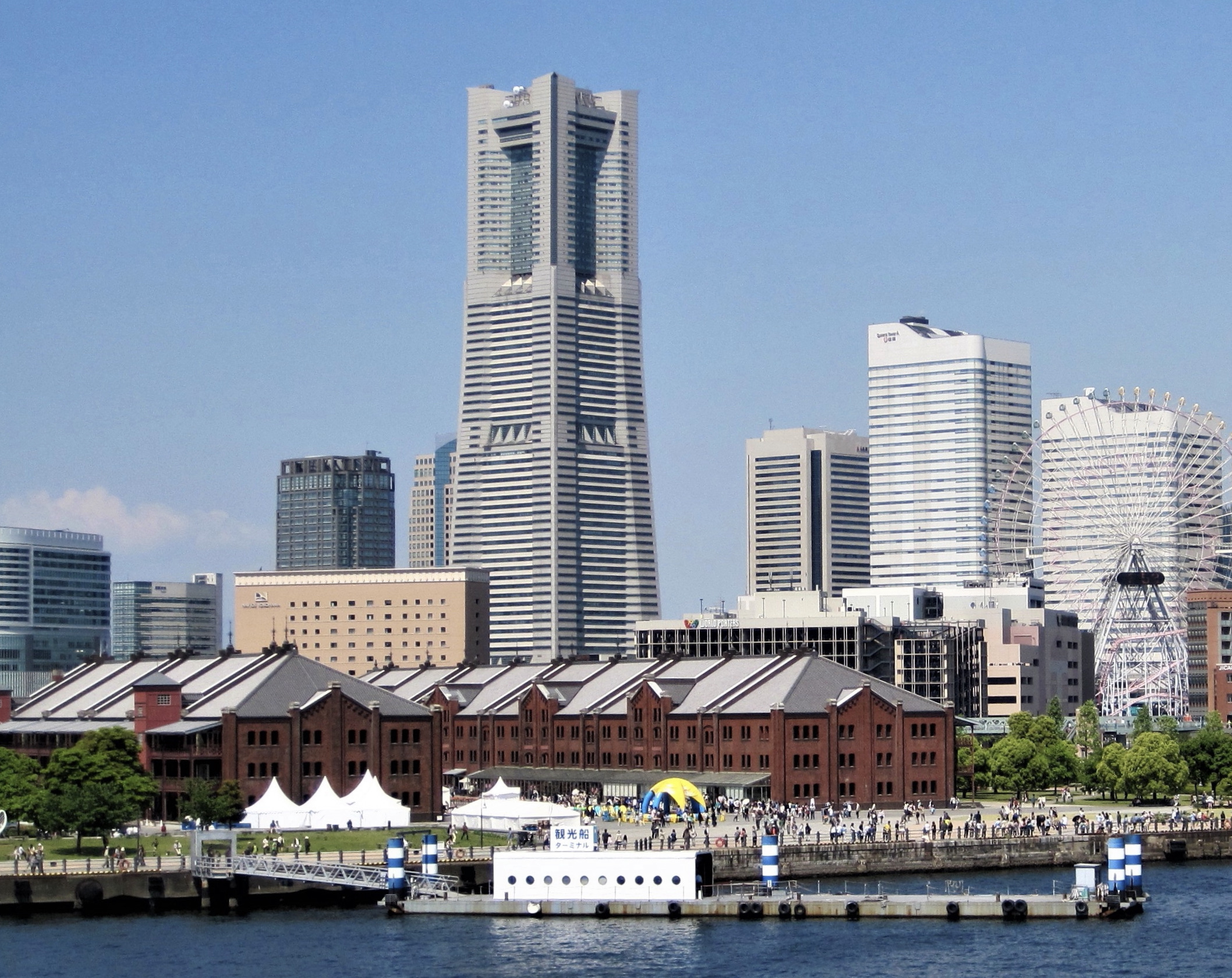 横浜ランドマークタワー

