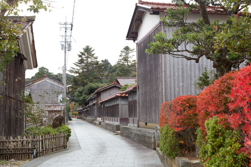加賀市加賀橋立伝統的建造物群保存地区（橋立の船主集落）