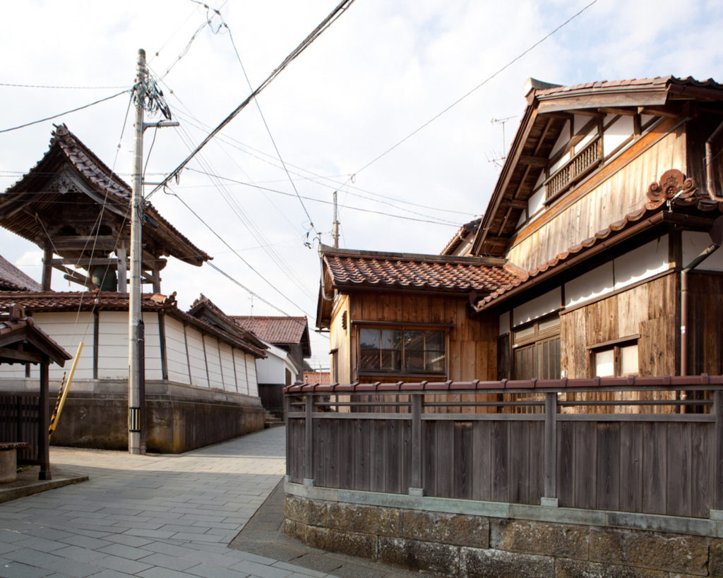 加賀市加賀橋立伝統的建造物群保存地区（橋立の船主集落）
