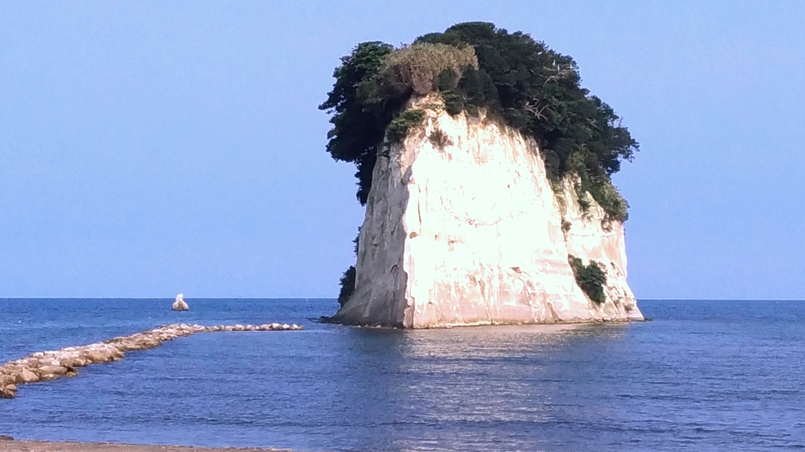 見附島