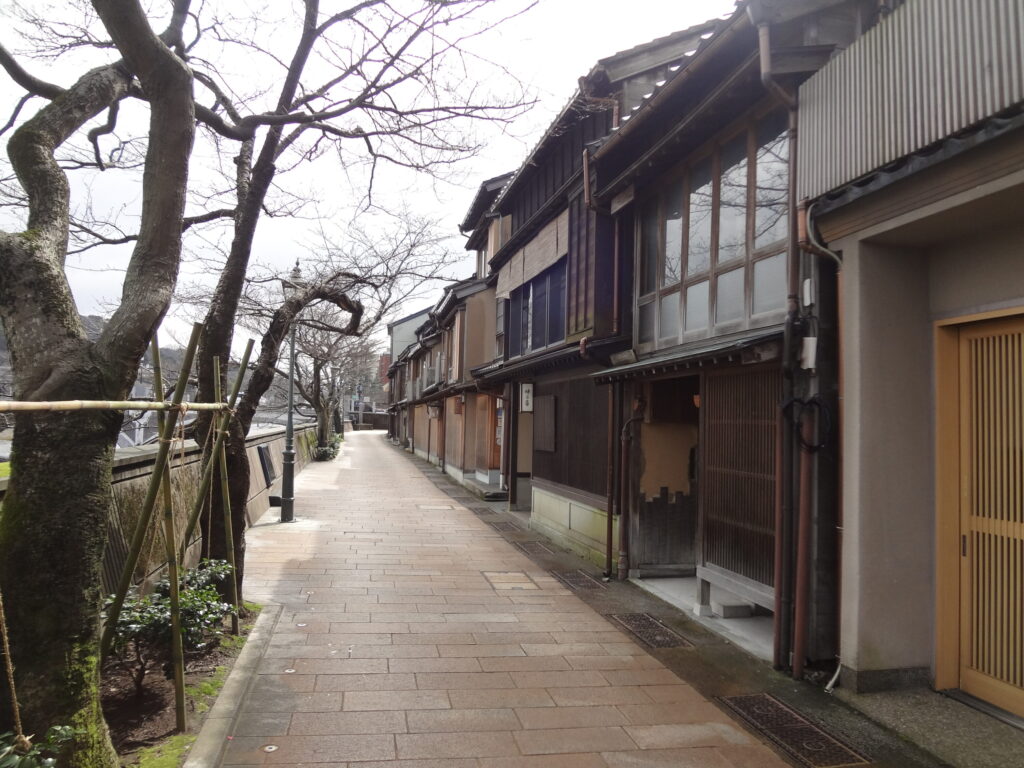 鏡花のみち