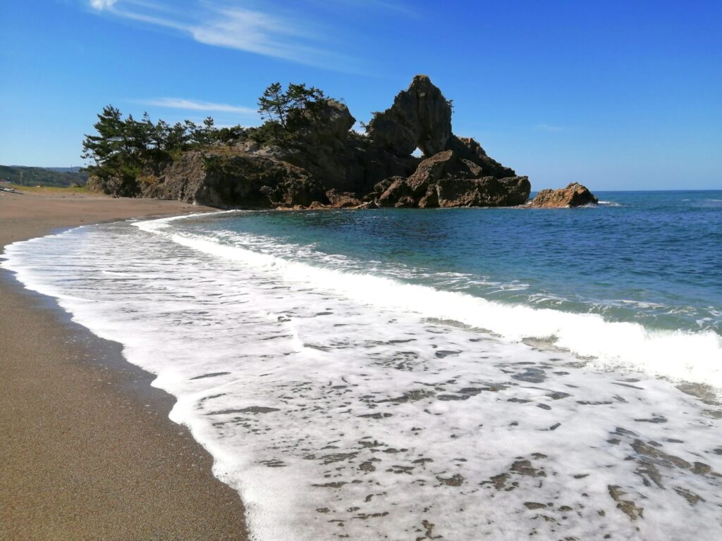 曽々木海岸・窓岩