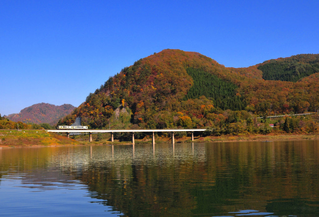 錦秋湖（湯田ダム）