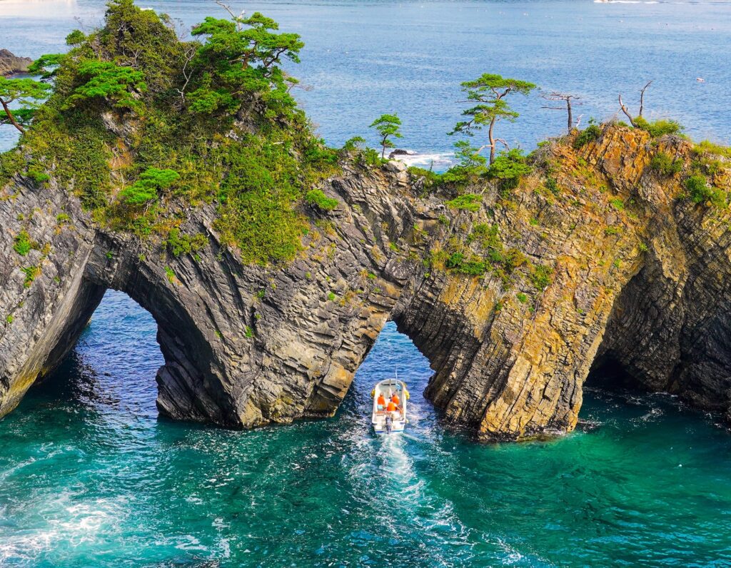 碁石海岸穴通船（碁石海岸アドベンチャー）