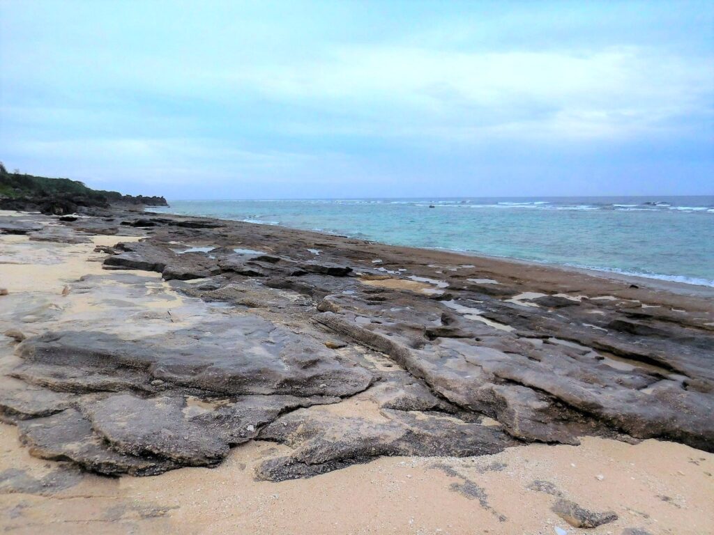 大津勘海岸ビーチロック