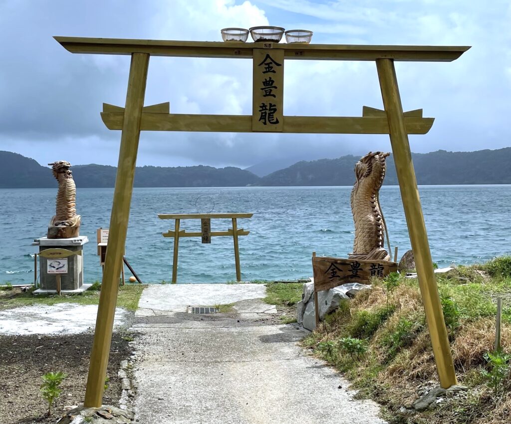 黄金の鳥居