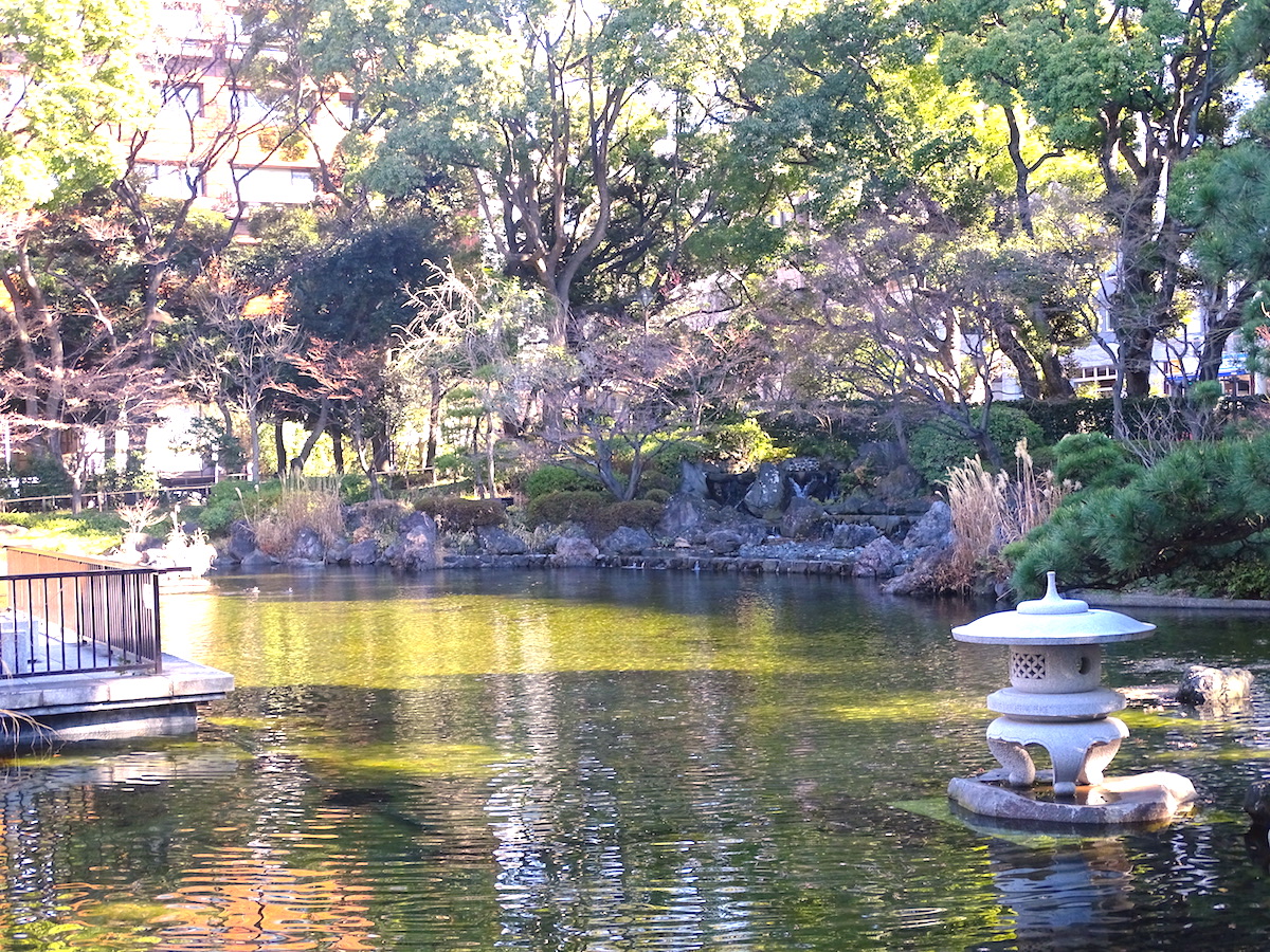 横浜公園