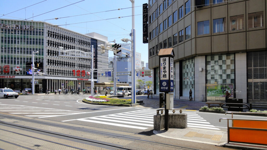 とさでん交通はりまや橋停留場（ダイヤモンドクロス）