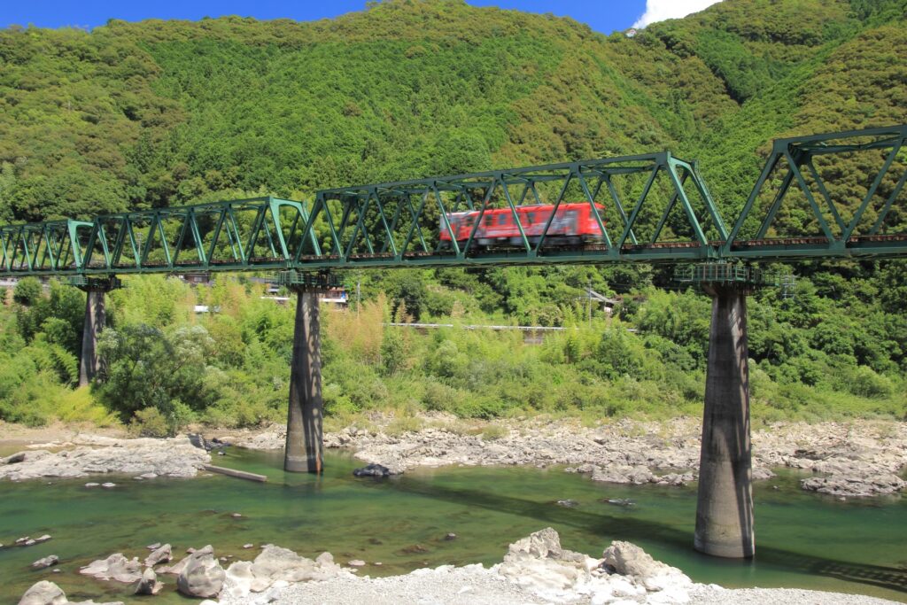 第一三島沈下橋・予土線第4四万十川橋梁