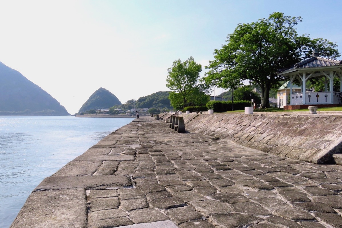 三角西港