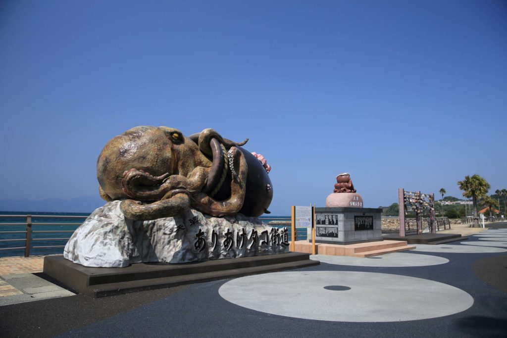 天草ありあけタコ街道（モニュメント「ありあけタコ入道」）
