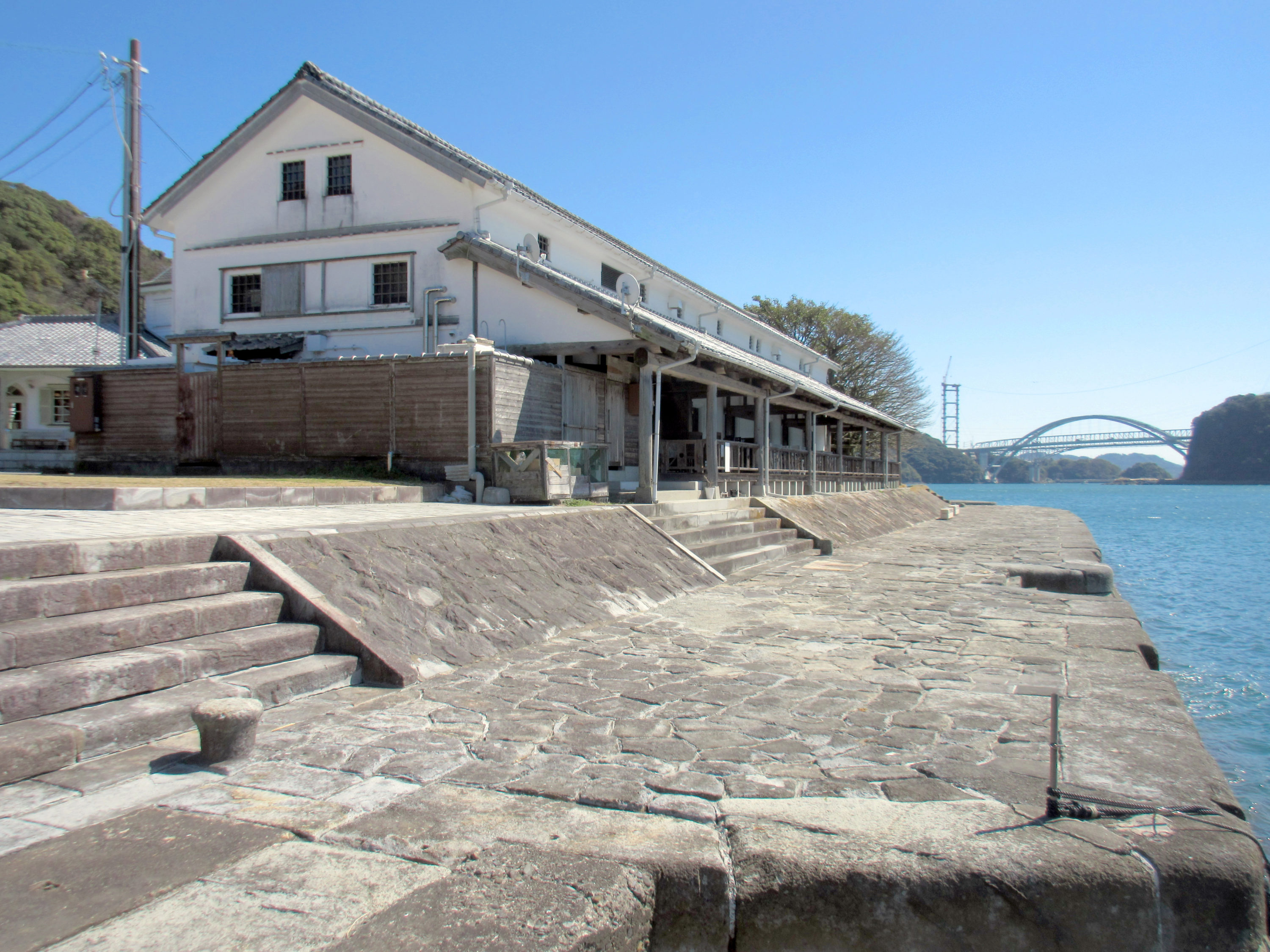 旧三角海運倉庫（西港明治館）