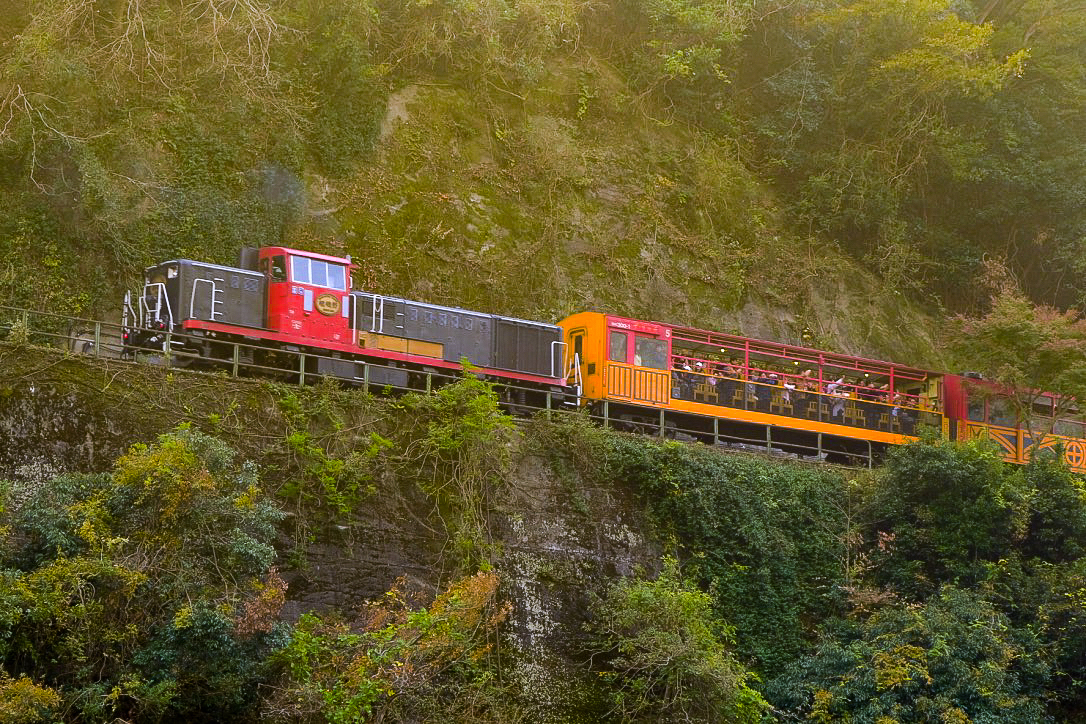嵯峨野観光鉄道（トロッコ列車）